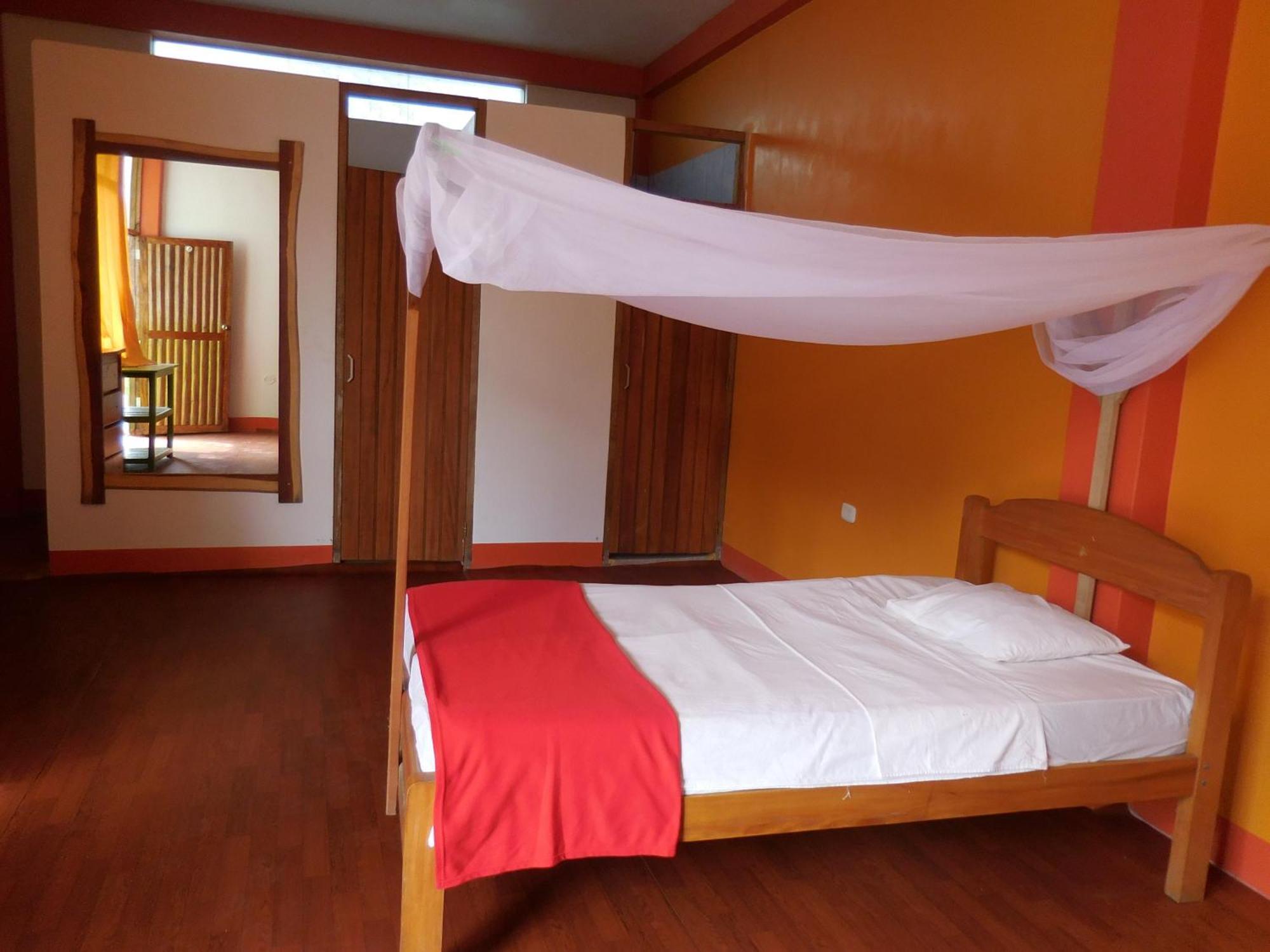 Tambopata Hostel Пуэрто-Мальдонадо Экстерьер фото