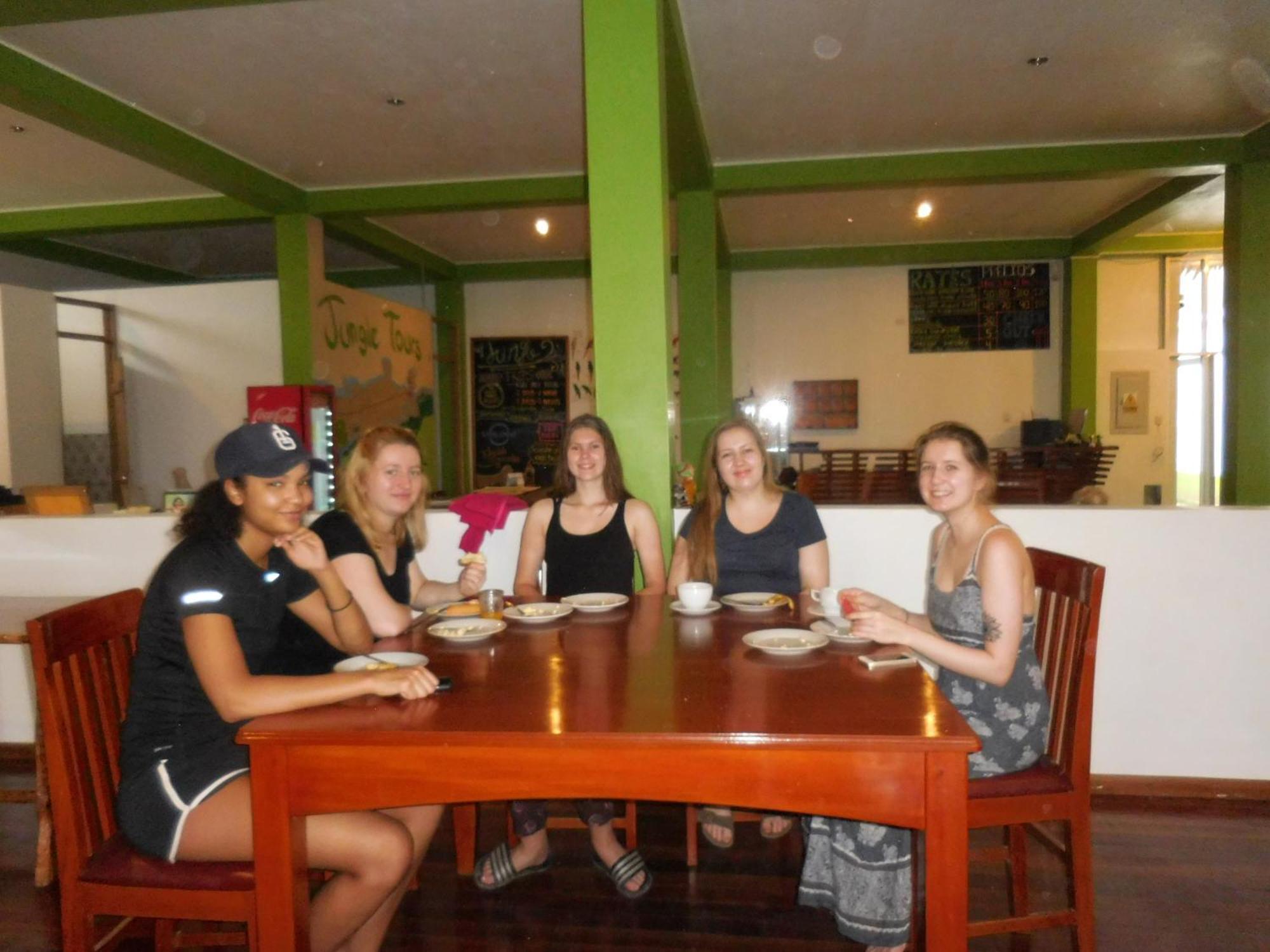 Tambopata Hostel Пуэрто-Мальдонадо Экстерьер фото