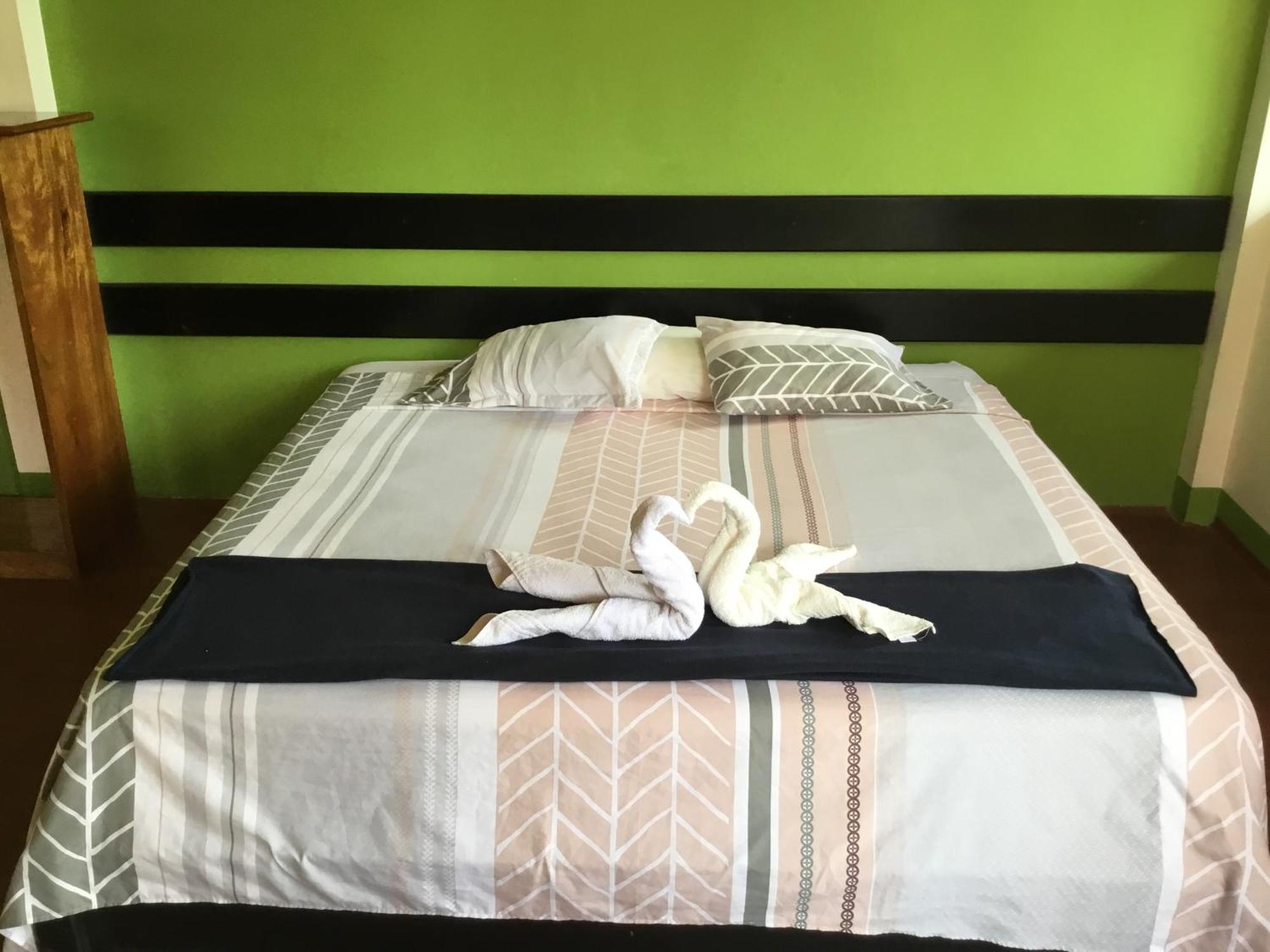 Tambopata Hostel Пуэрто-Мальдонадо Экстерьер фото